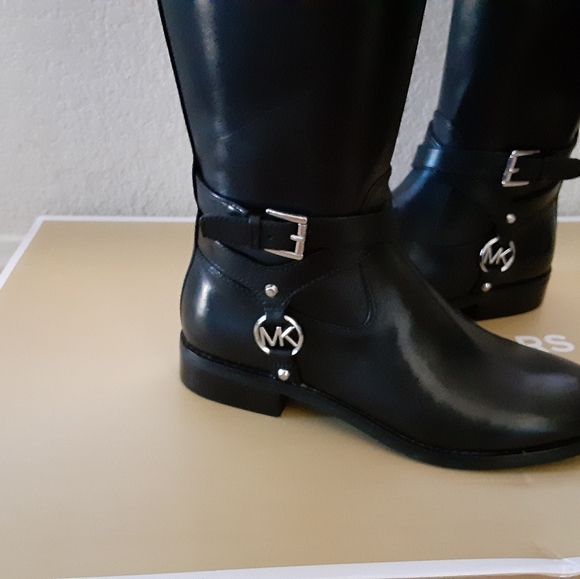 Michael Kors - Picture 5 of 5